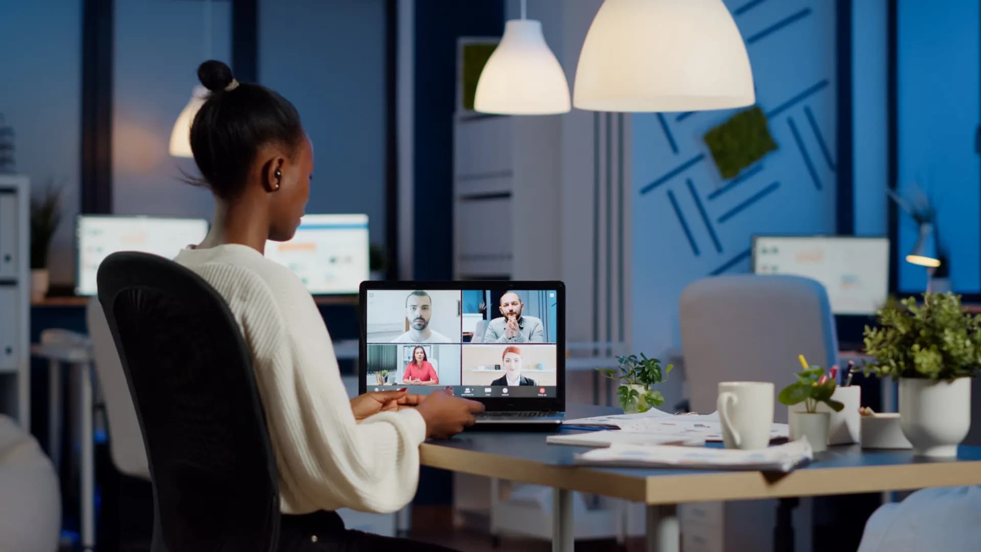 How Digital Nomads Can Maintain a Professional UK Presence
